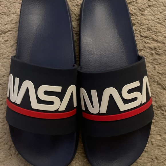 New without box Mens slides NASA brand red white blue size 9,10,11 sandals - Picture 2 of 5